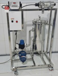 Bộ đèn UV Viqua VH150 lắp cho hệ thống khử trùng nước đóng chai