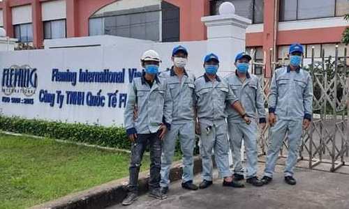 Bảo Dưỡng Hệ Thống Lọc Nước Dân dụng và Công Nghiệp 7 Đội Kỹ thuật viên Cty Môi trường Cửu Long chuẩn bị vào Công trình của Cty Fleming tại KCN Amata