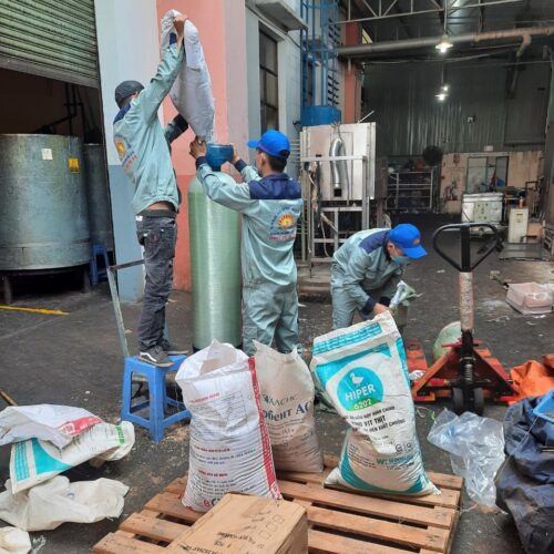 Bảo Dưỡng Hệ Thống Lọc Nước Dân dụng và Công Nghiệp 12 Thay vật liệu lọc cho hệ thống lọc nước RO