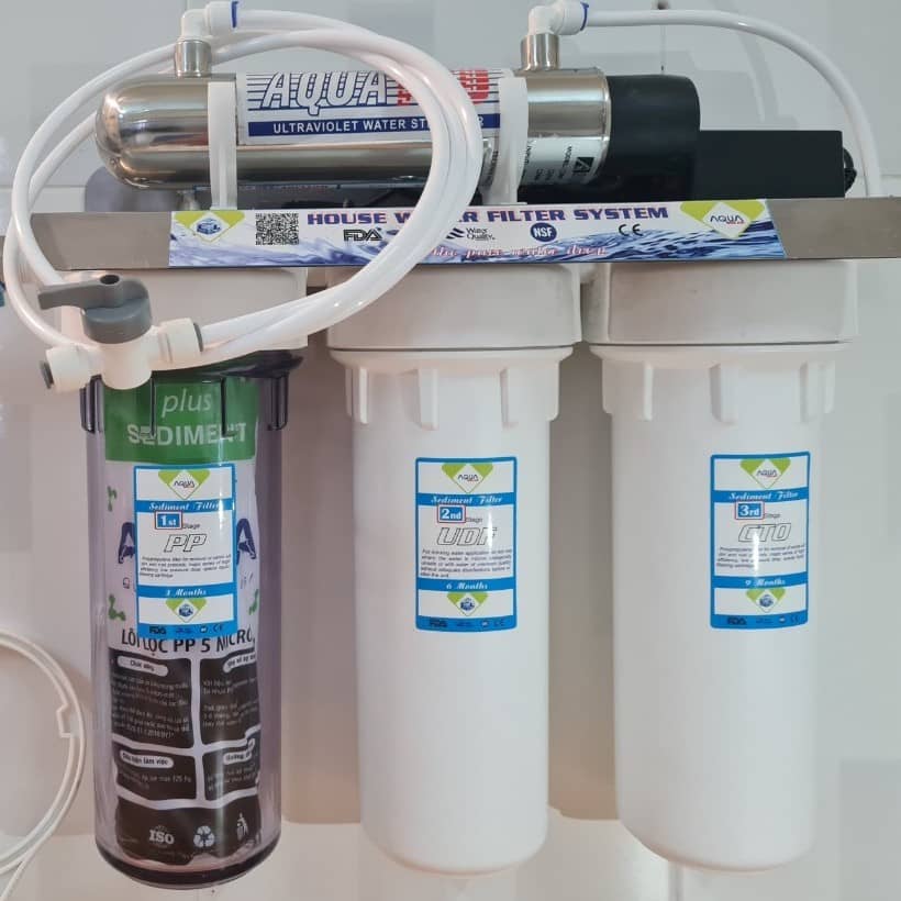 Máy lọc nước tại vòi UF 4 cấp UV May loc nuoc tai voi UF 4 cap UV