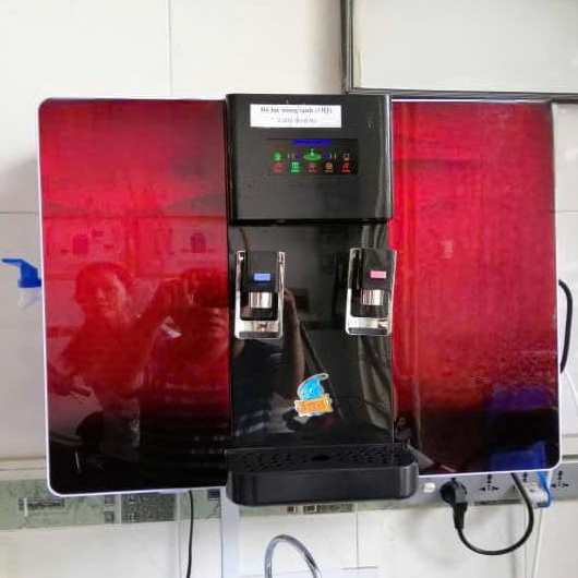 May loc nuoc treo tuong Aqua nong lanh nguoi May loc nuoc treo tuong Aqua nong lanh nguoi