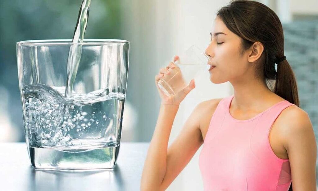 Lợi Ích Của Việc Uống Nước Đúng Cách 12 uong nuoc dung cach