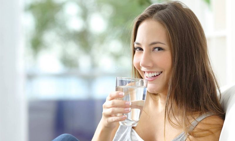 Nắng nóng nên uống nước thế nào? 5 Lợi Ích Của Việc Uống Nước